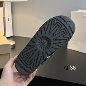 UGG sz35 40 LY111005 2720418