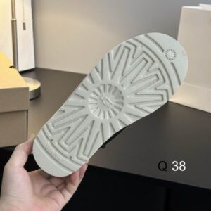 UGG sz35 40 LY1112 05 2720423