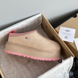UGG sz35 40 N110 03 2720449