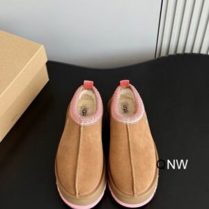 UGG sz35 40 N110 13 2720439