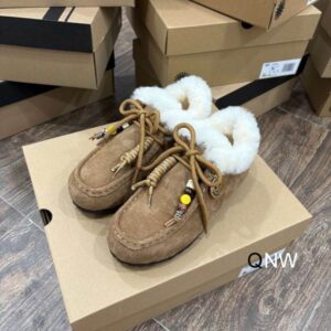 UGG sz35 40 N110910 2720471