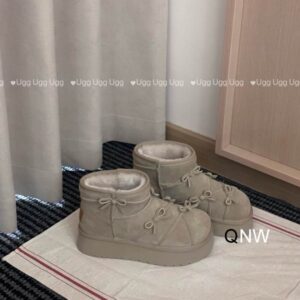 UGG sz35 40 N111505 2720533