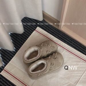 UGG sz35 40 N111506 2720532