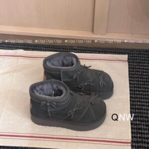 UGG sz35 40 N111507 2720531