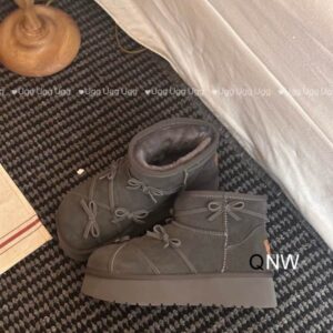 UGG sz35 40 N111509 2720529