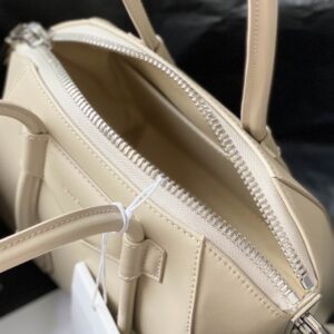 New Collection Givenchy(Original Version) Bag 013 7 19901150 18x19x13cm YT (8) 1993987