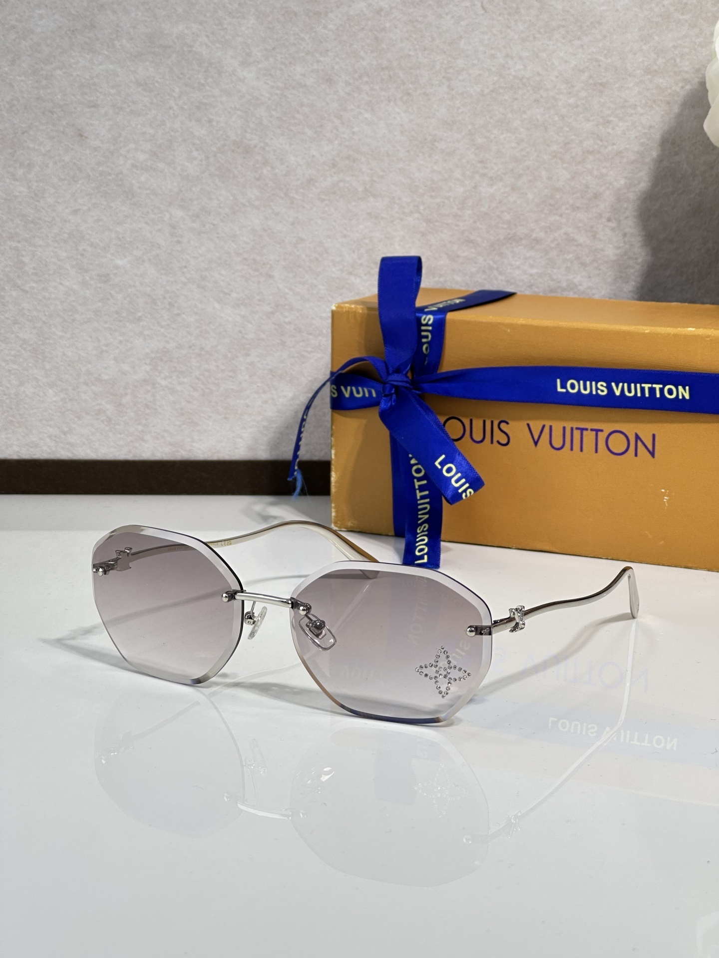New Collection LV Glasses 330 New Collection LV Glasses 330