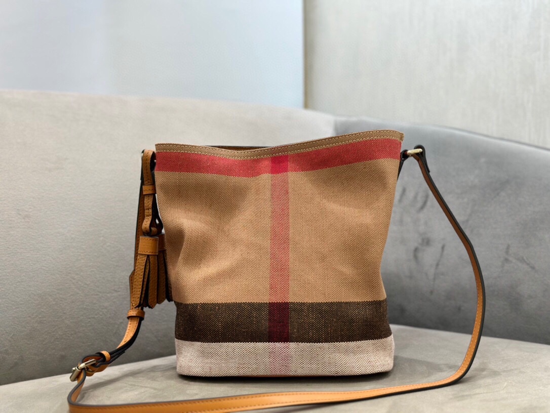 New Collection Burberry(Original Version) Bag 130 New Collection Burberry(Original Version) Bag 130