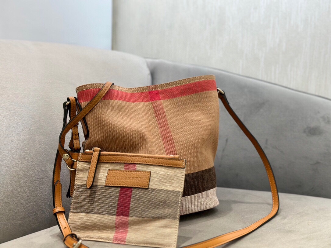 New Collection Burberry(Original Version) Bag 130 New Collection Burberry(Original Version) Bag 130