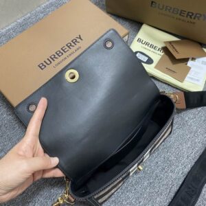 Burberry 24x8x14cm HQ (7) 1993622