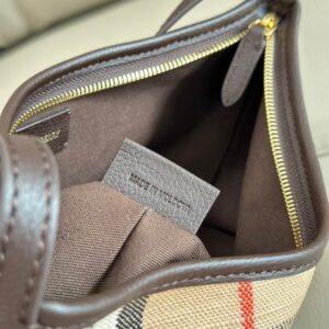 New Collection Burberry(Original Version) Bag 159 8 Burberry 25.5x12x16cm HQ (7) 1990047