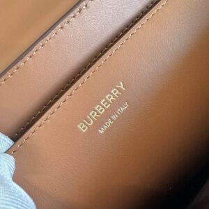 Burberry 25x8.5x18cm HQ (5) 1993691