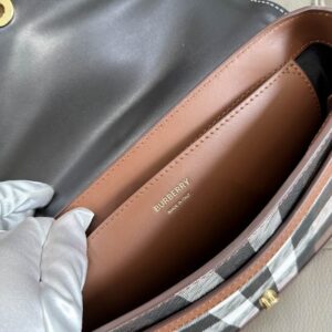 Burberry 25x8.5x18cm HQ (8) 1993679