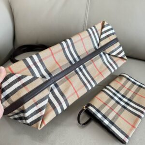 New Collection Burberry(Original Version) Bag 146 5 Burberry 38x16.5x28cm HQ (9) 1990132