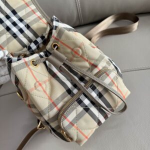 Horseshoe 17x20x14cm HQ (5) 1993487