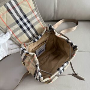 Horseshoe 17x20x14cm HQ (6) 1993486