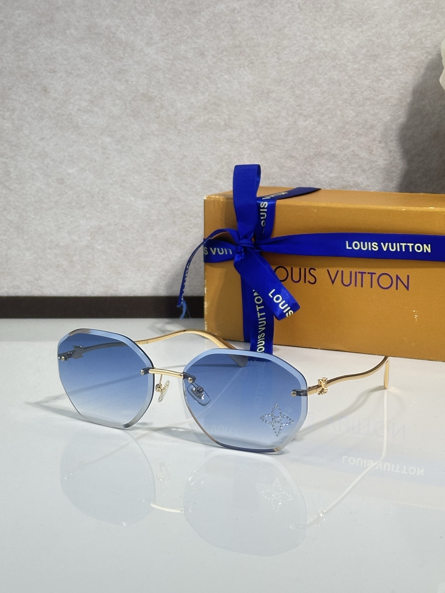New Collection LV Glasses 330 New Collection LV Glasses 330