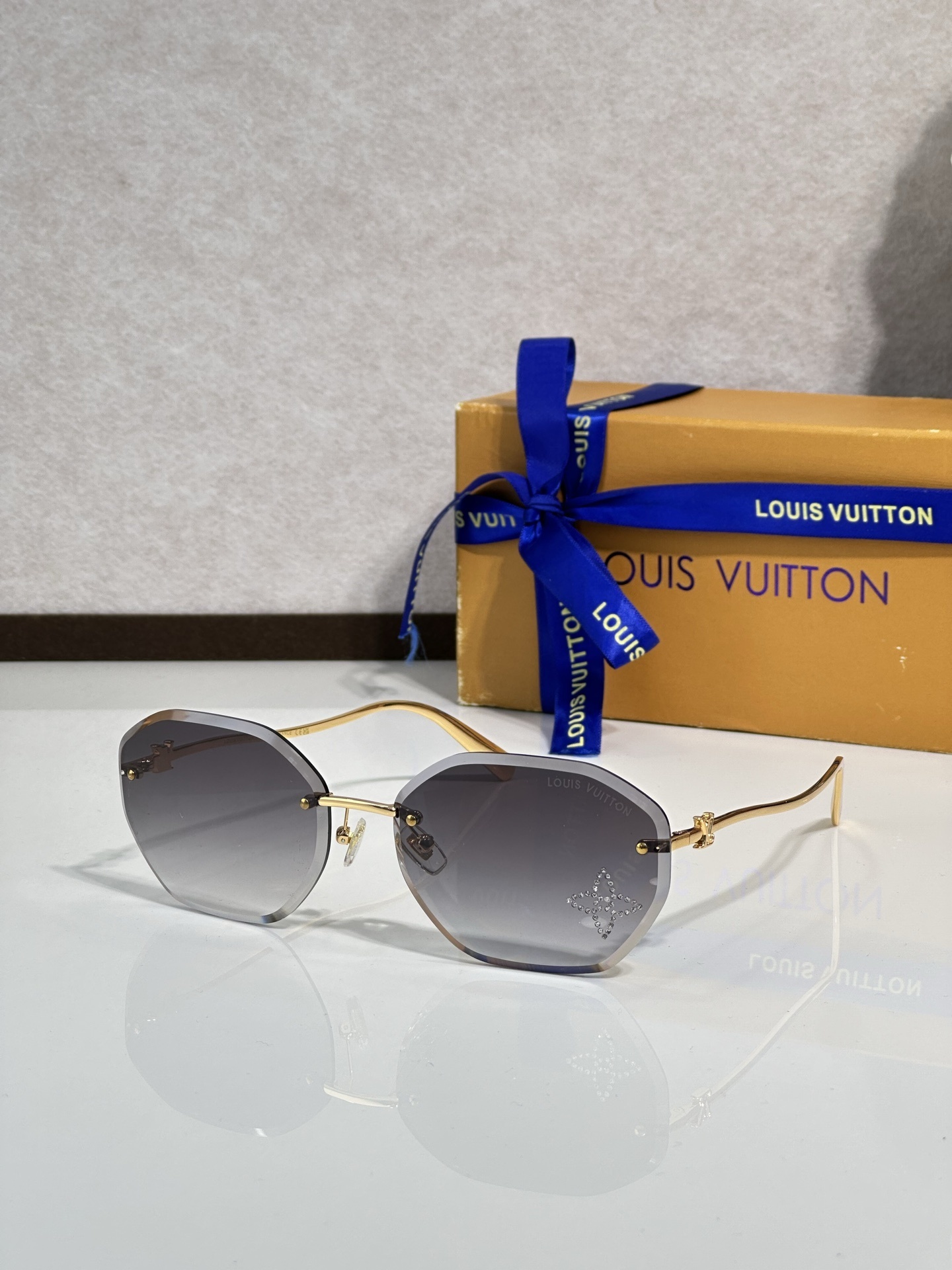 New Collection LV Glasses 330 New Collection LV Glasses 330