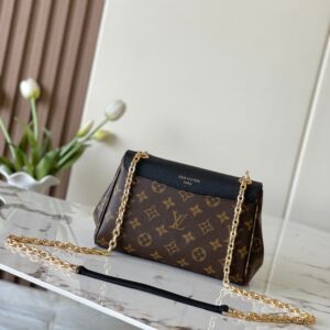New Collection LV Bag 2590 8 44a747c3