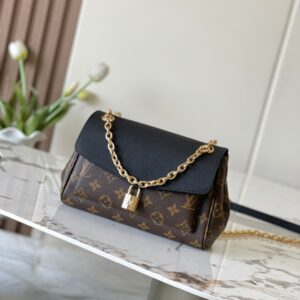 New Collection LV Bag 2590 7 8b2e1ef1