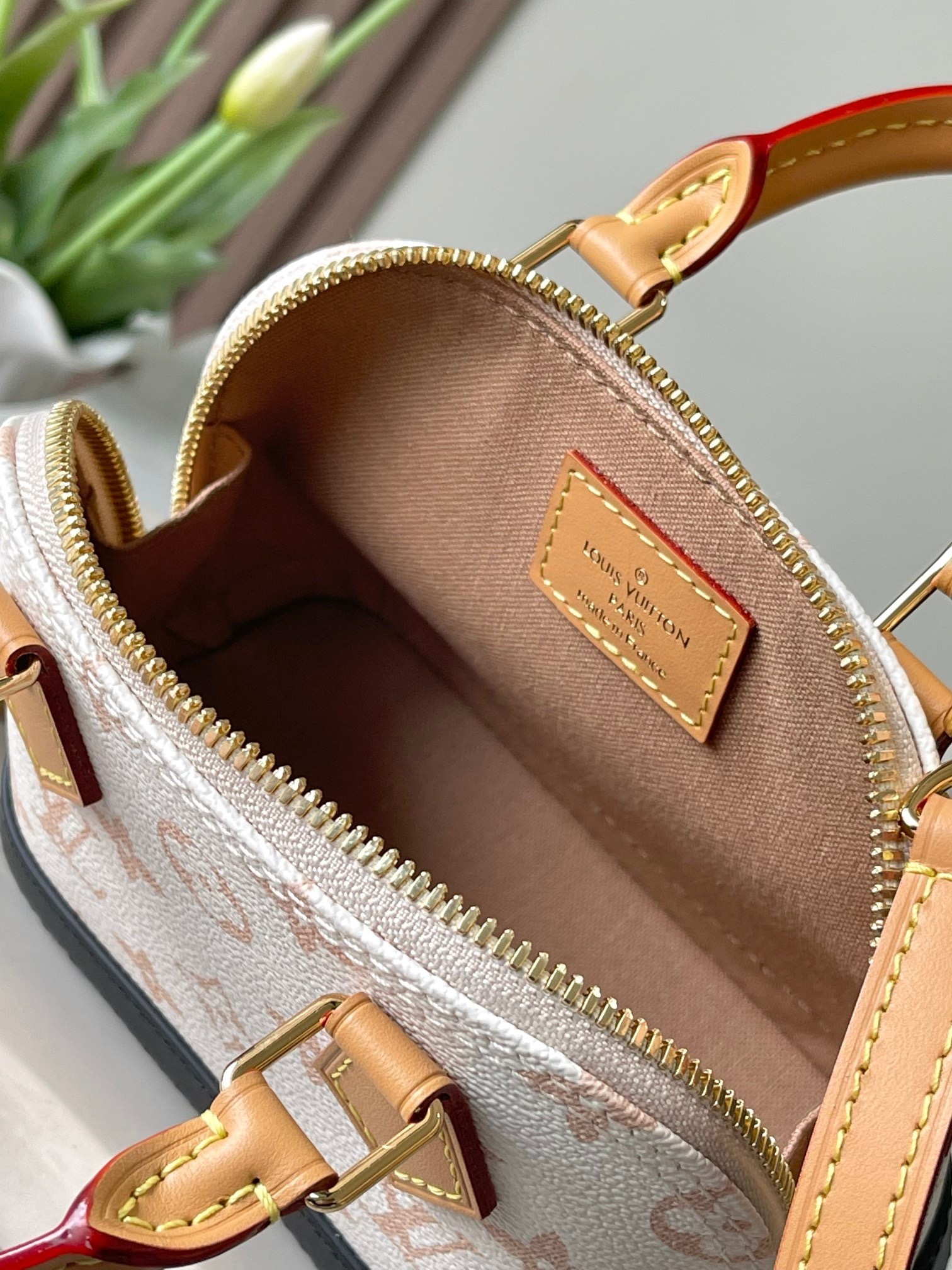 New Collection LV Bag 2592 New Collection LV Bag 2592