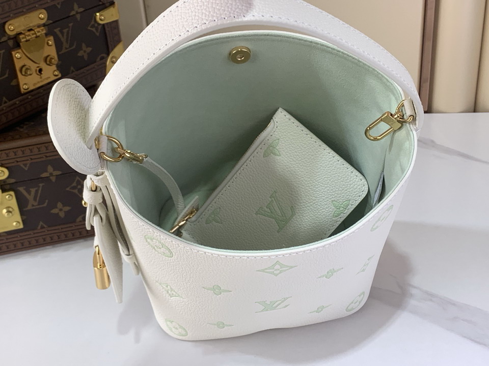 New Collection LV Bag 2684 New Collection LV Bag 2684