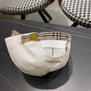 Burberry Cap (140) 3602686