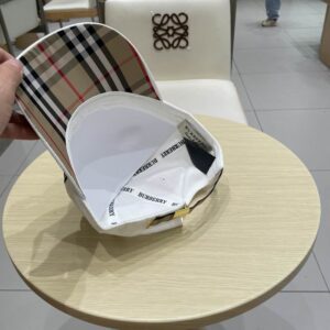 Burberry Cap (1447) 3610405