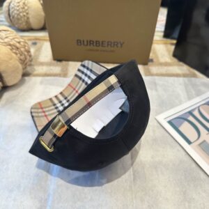 Burberry cap (1555) 3546744