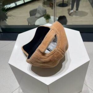 Burberry cap (523) 3561864