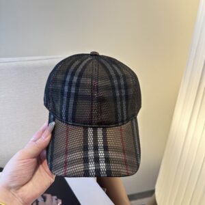 Burberry cap (537) 3546739