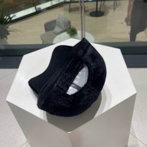 Burberry cap (541) 3561874