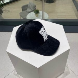 Burberry cap (546) 3561876