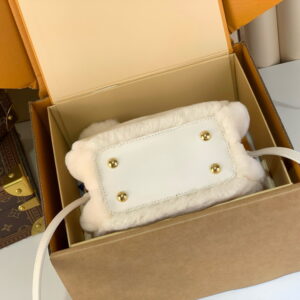 New Collection LV Bag 2683 4 Cap m26324 13x11x20cm gf4 2010938