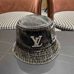 LV Hat (1909) 3600426