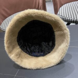 LV Hat (221) 3600070