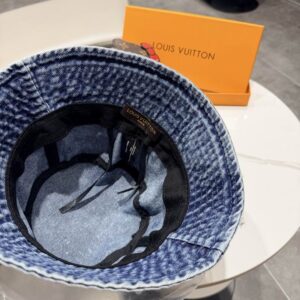 LV Hat (712) 3545560