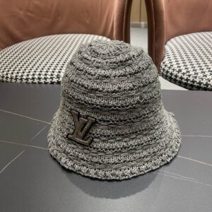LV Hat (879) 3545591