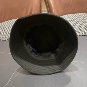 LV Hat (948) 3545603