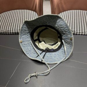 LV hat (104) 3560357