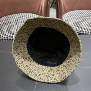 LV hat (1100) 3577946