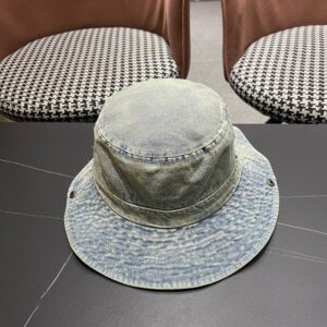 LV hat (110) 3560360
