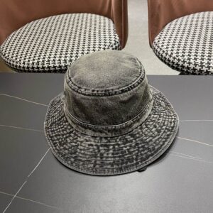 LV hat (122) 3560365
