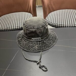 LV hat (126) 3560366
