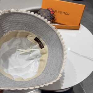 LV hat (1902) 3578018