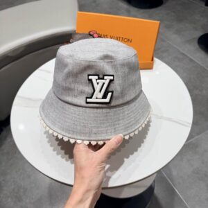 LV hat (1904) 3578020