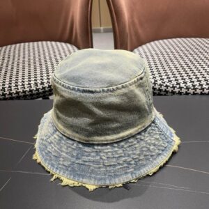 LV hat (223) 3560371