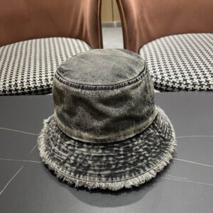 LV hat (234) 3560376
