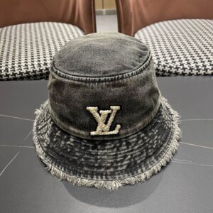 LV hat (239) 3560377