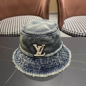 LV hat (250) 3560382